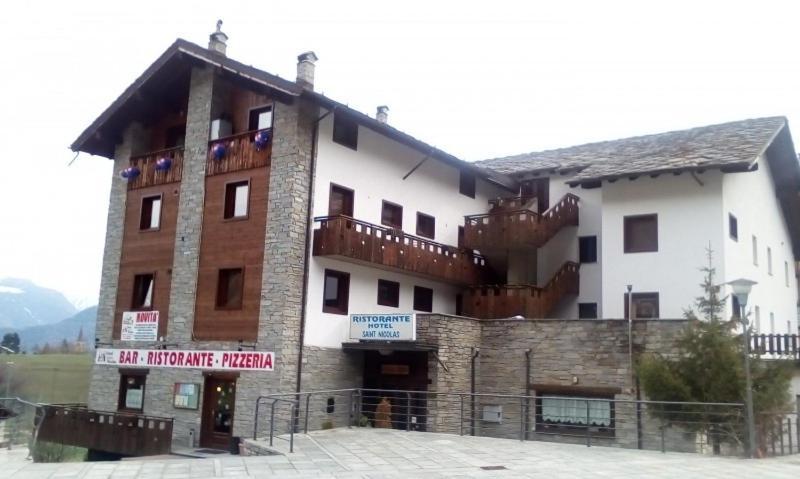 Hotel, Bar & Bistrot Saint Nicolas Gran Paradiso Exteriör bild