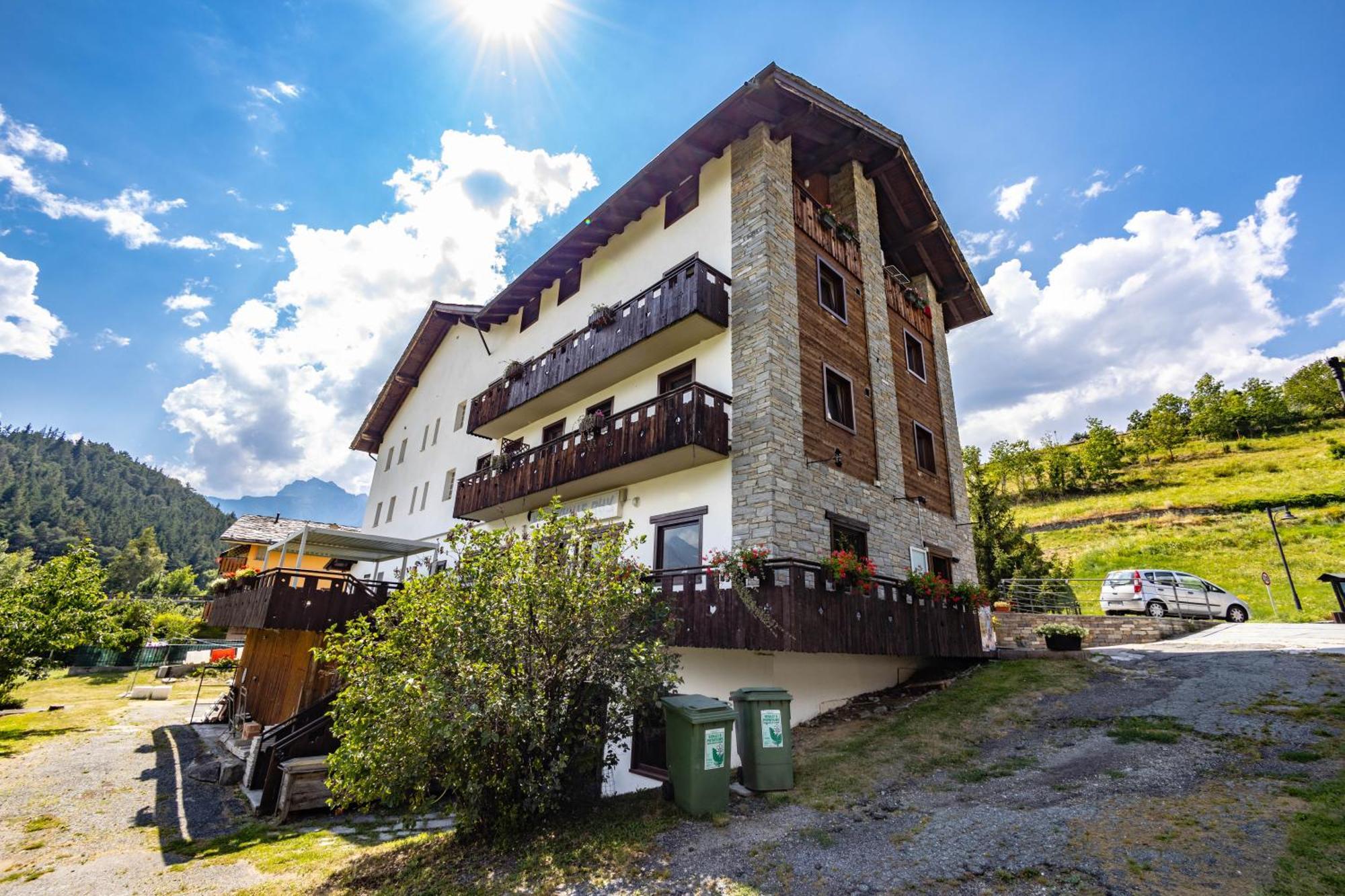 Hotel, Bar & Bistrot Saint Nicolas Gran Paradiso Exteriör bild